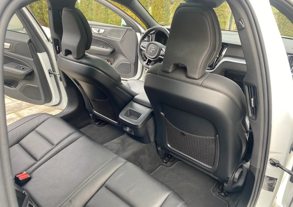 Volvo V60 cena 75800 przebieg: 118000, rok produkcji 2018 z Mielec małe 352